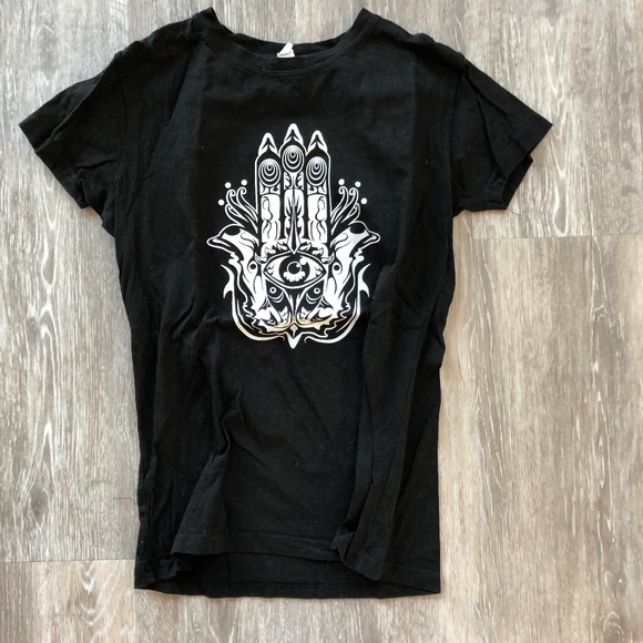 🚨*3/$8*🚨Used Graphic Shirt
